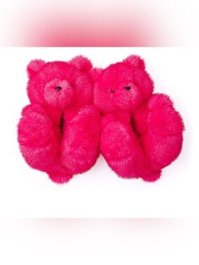 Konterfeit bear slippers (size M- 7-9) *NWT*